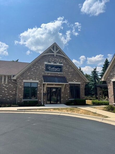 More Photos Of 460 Briargate Dr, South Elgin Medical For Sale
