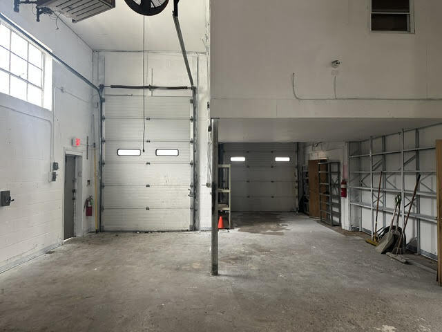 More Photos Of 180 Sargeant Ave, Clifton Warehouse For Lease