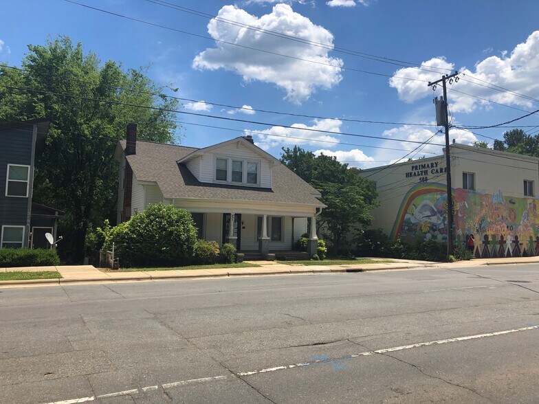 More Photos Of 514 Beatties Ford Rd, Charlotte Office For Sale