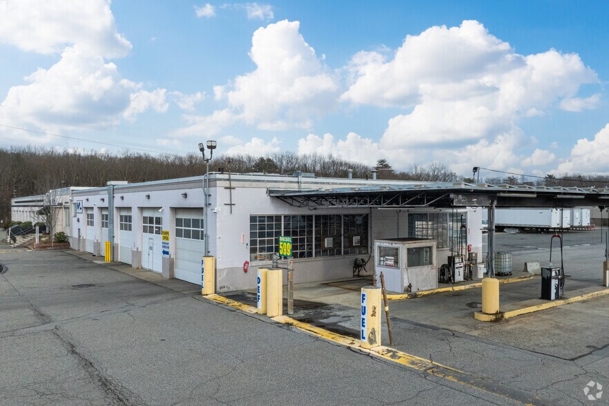 More Photos Of 60 Olympia Ave, Woburn Warehouse For Lease