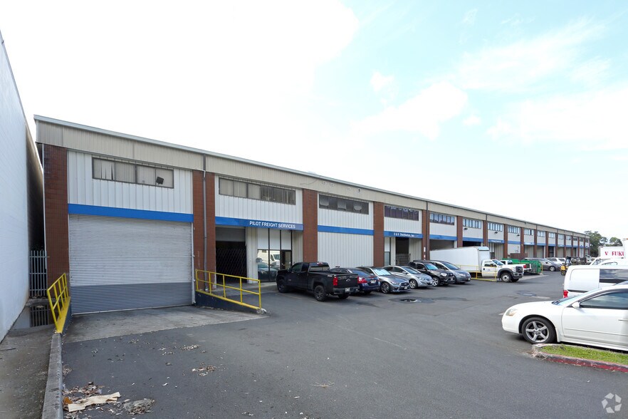 More Photos Of 99-1093 Iwaena St, Aiea Warehouse For Lease