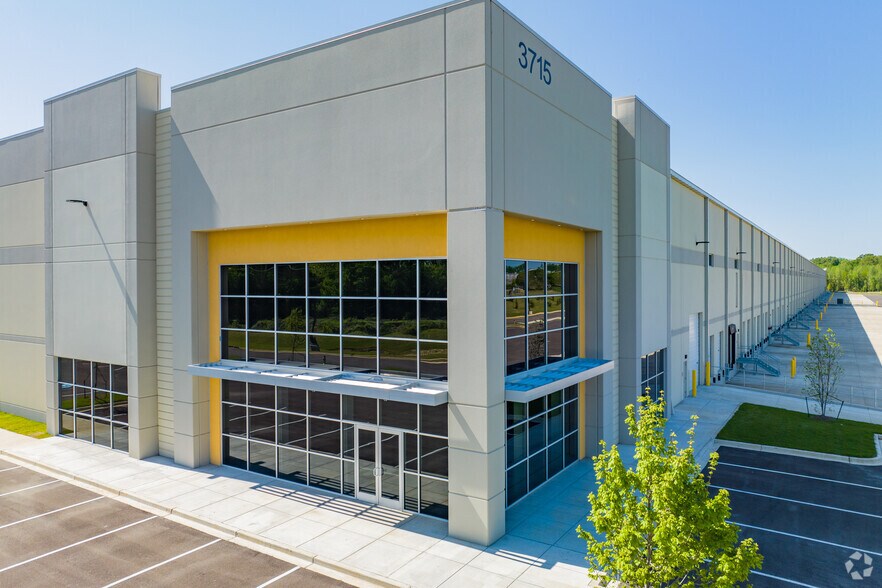 More Photos Of 3715 US Hwy 51, Southaven Distribution For Lease