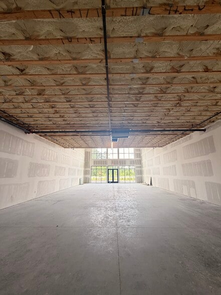 More Photos Of 200 Basswood Dr, Savannah Storefront For Lease