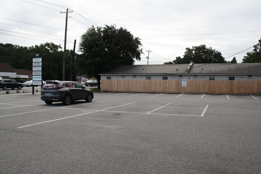 More Photos Of 1757 Savannah Hwy, Charleston General Retail For Lease
