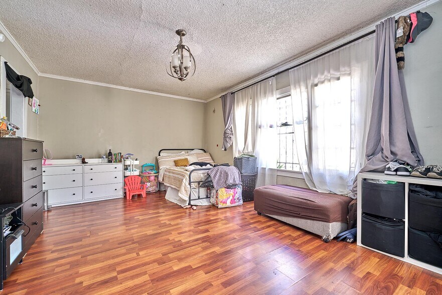 More Photos Of 3262 Monette Pl, Los Angeles Apartments For Sale