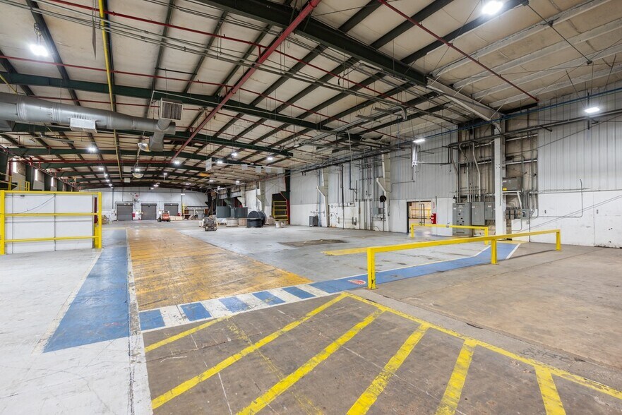 More Photos Of 221 Fabritek Dr, Columbus Manufacturing For Sale