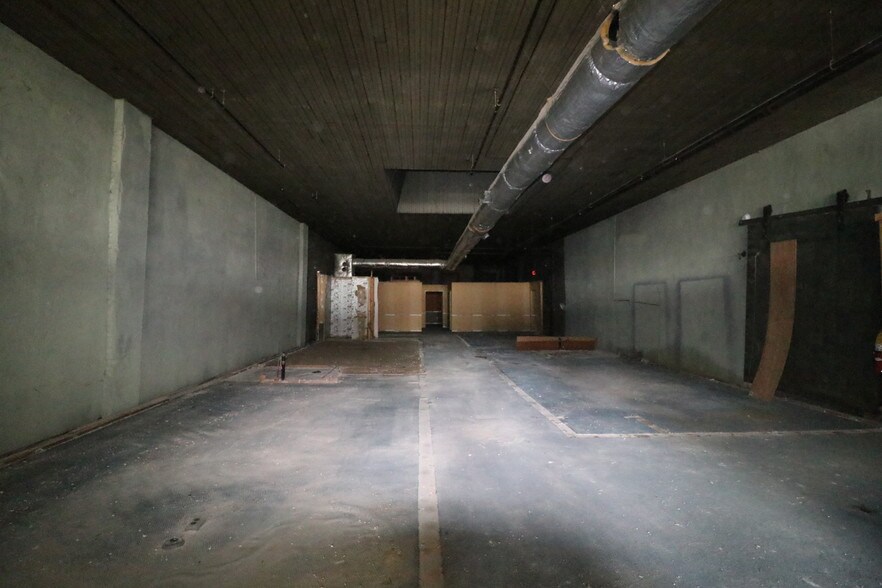 More Photos Of 305 8th St, Augusta Freestanding For Sale