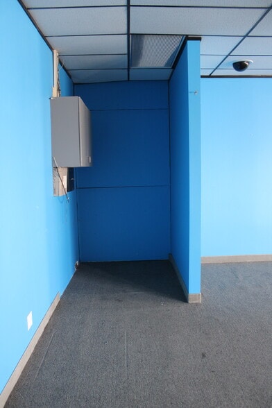 More Photos Of 319 Main Ave W, Twin Falls Storefront For Sale
