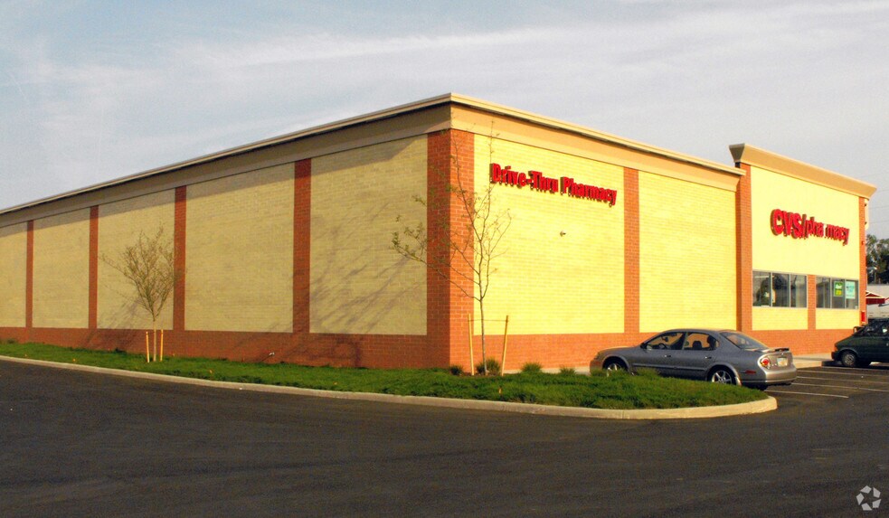More Photos Of 3424 S High St, Columbus Drugstore For Lease