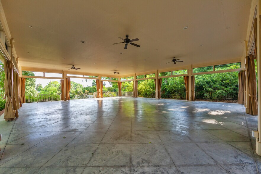 More Photos Of 204 E Deaderick St, Jackson Land For Sale