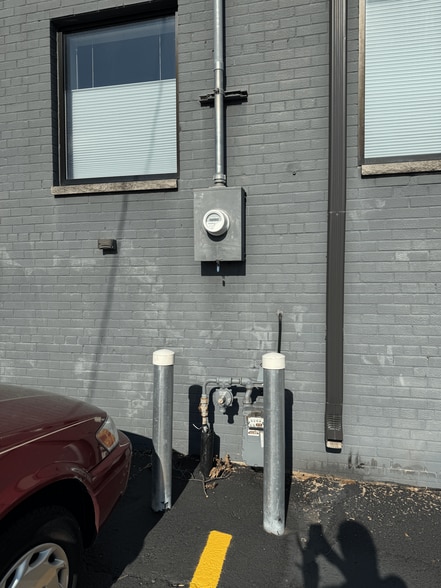 More Photos Of 1227 S 6th St, Minneapolis Freestanding For Lease