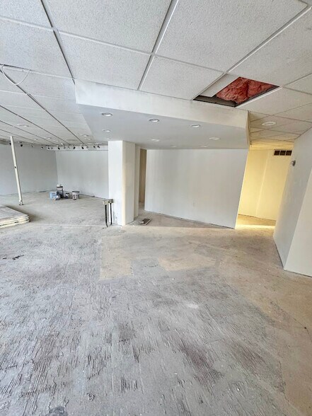 More Photos Of 22 N Telegraph Rd, Pontiac Medical For Lease