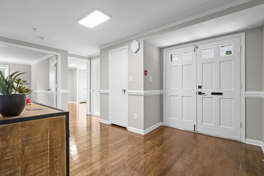 More Photos Of 9725 Lookout Pl, Gaithersburg Healthcare For Sale