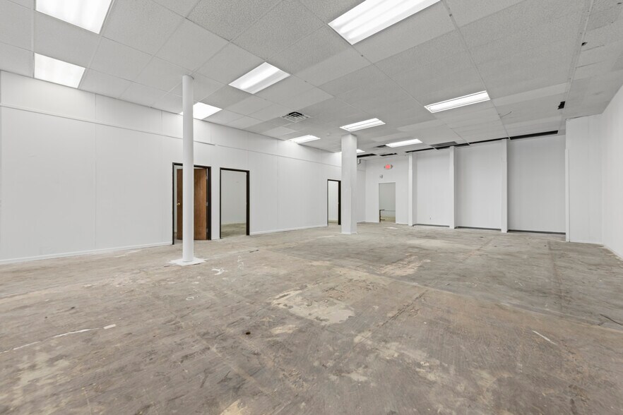 More Photos Of 240 Huron Ave, Port Huron Storefront For Lease