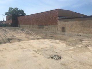 More Photos Of 6649 N Oliphant Ave, Chicago Land For Lease