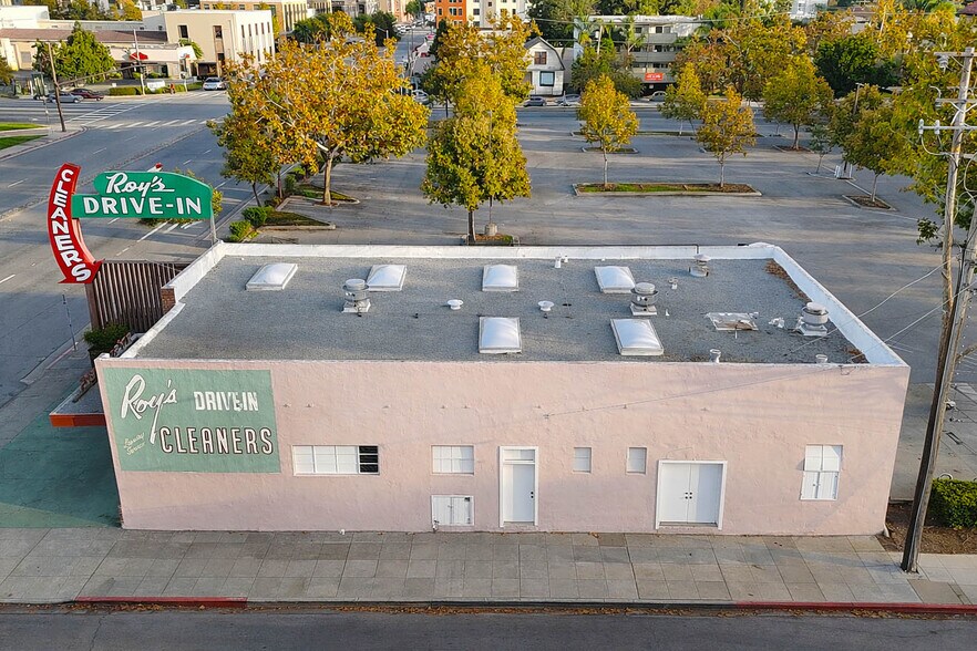 More Photos Of 1100 El Camino Real, Redwood City Storefront For Sale