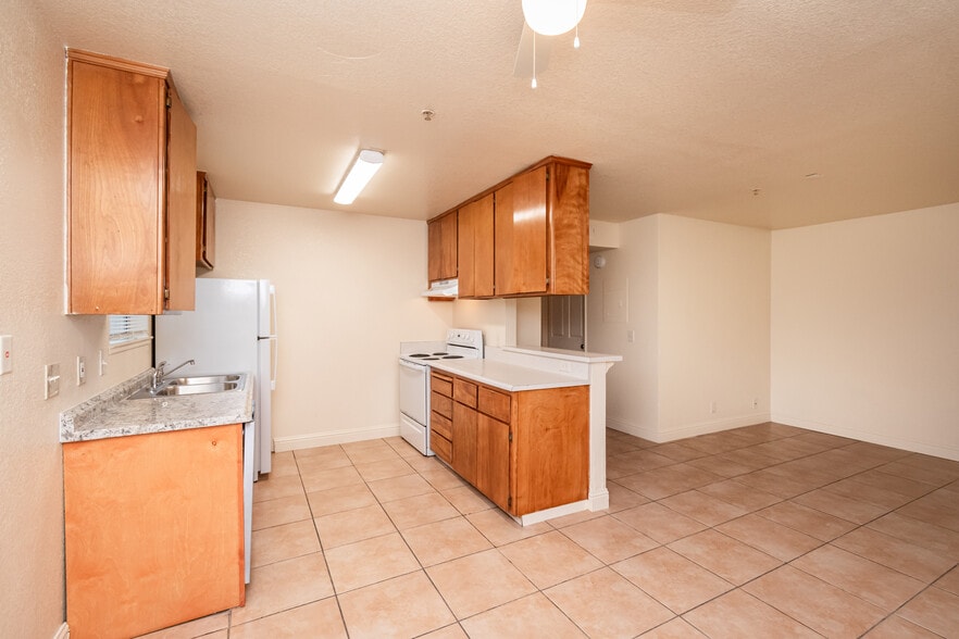 More Photos Of 1230 Melton Dr, Yuba City Apartments For Sale
