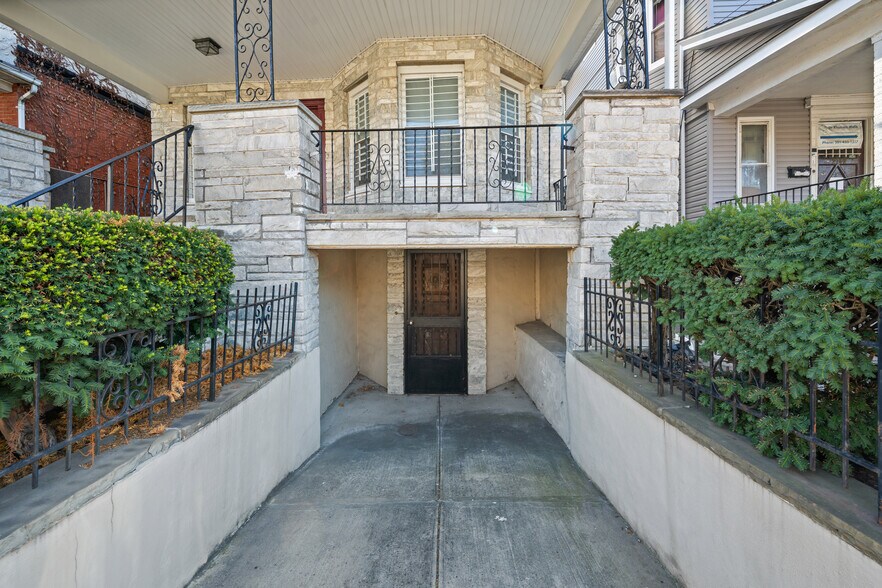 More Photos Of 2746 John F Kennedy Blvd, Jersey City Office For Sale