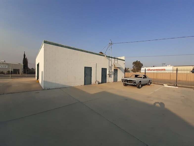 More Photos Of 3531-3533 Brian Way, Bakersfield Warehouse For Sale