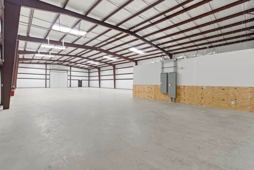 More Photos Of 764 Soechting Rd, New Braunfels Unknown For Lease