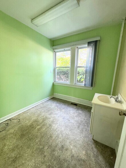 More Photos Of 201 E Black Horse Pike, Pleasantville Office For Sale