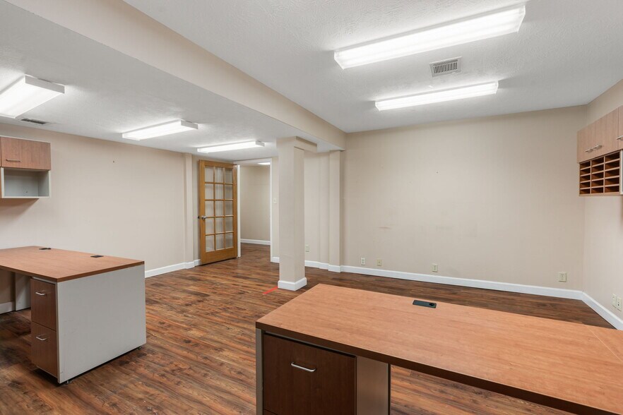 More Photos Of 2200 Sciaaca Rd, Spring Office For Sale