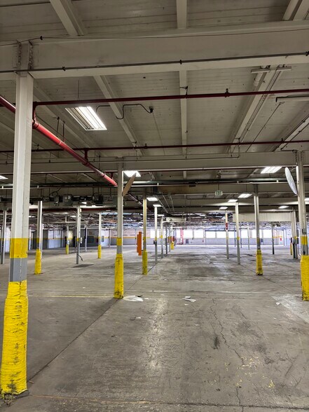 More Photos Of 460 W 500 S, Salt Lake City Manufacturing For Lease