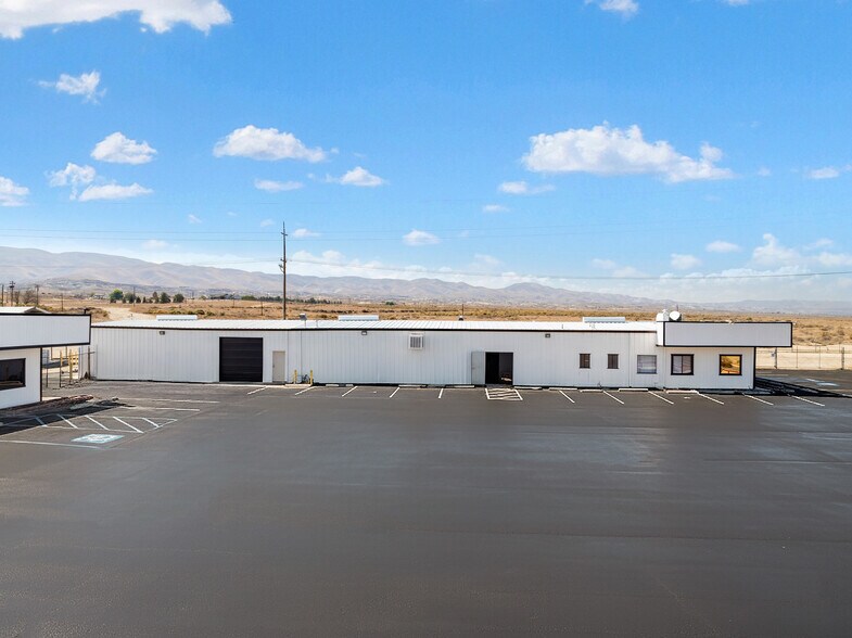 More Photos Of 1589 Kern St, Taft Warehouse For Sale