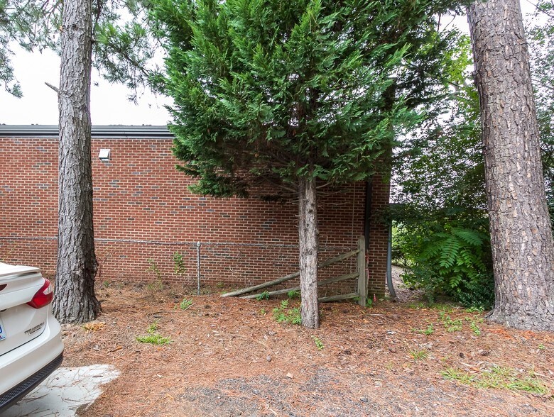 More Photos Of 133 E Main St, Youngsville General Retail For Lease