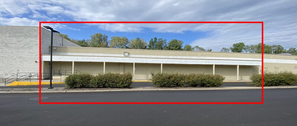 More Photos Of 651 State Route 17 S, Paramus Unknown For Lease
