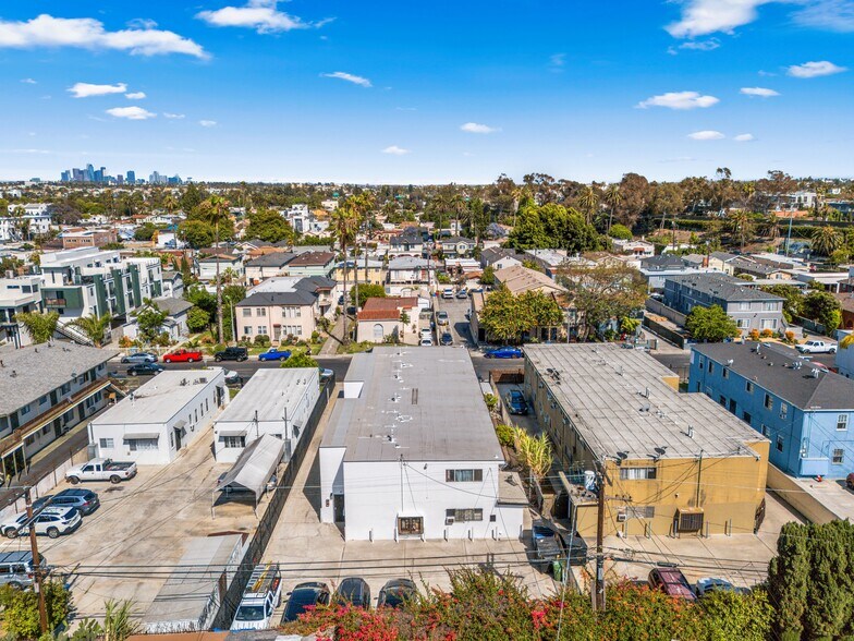 More Photos Of 2325 S Ridgeley Dr, Los Angeles Apartments For Sale