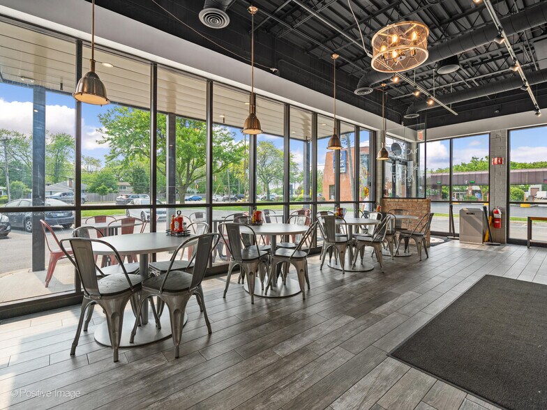 More Photos Of 720 E Rand Rd, Mount Prospect Fast Food For Sale