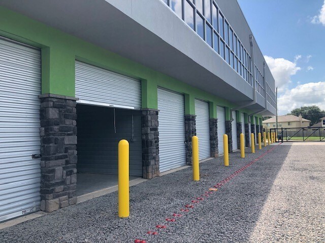 More Photos Of 15500 Voss Rd, Sugar Land Unknown For Sale