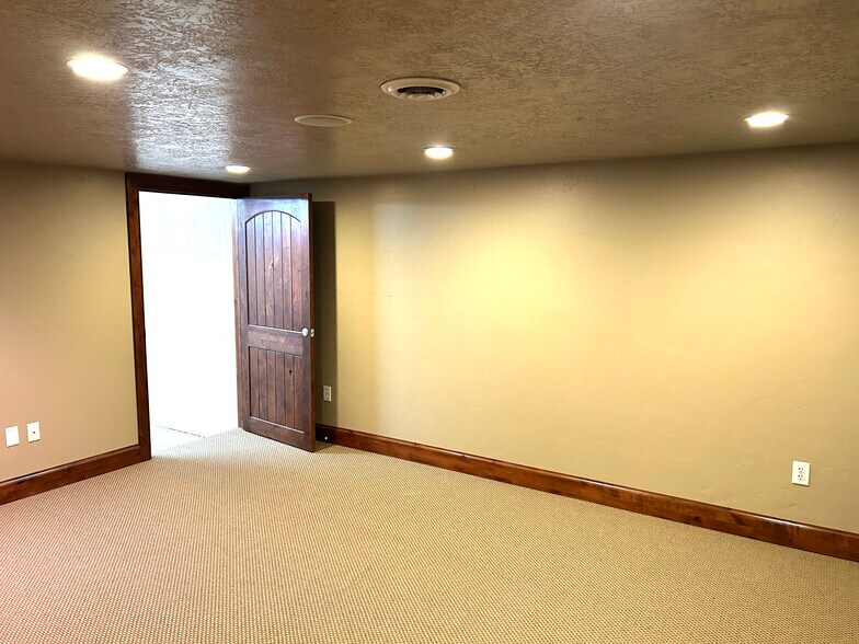 More Photos Of 750 W Quinn Rd, Pocatello Medical For Sale