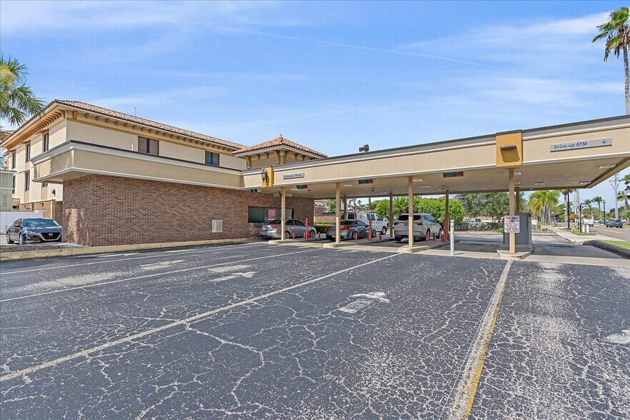 More Photos Of 304 W Venice Ave, Venice Office For Lease