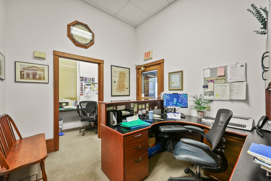 More Photos Of 47 Main St, Lee Bank For Sale