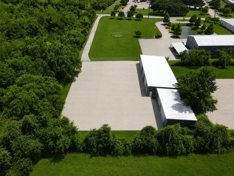 Primary Photo Of 17130 Groeschke Rd, Houston Warehouse For Lease