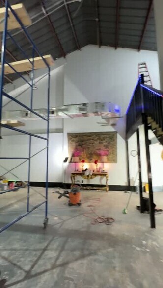 More Photos Of 8418 Broadway St, San Antonio Industrial For Sale