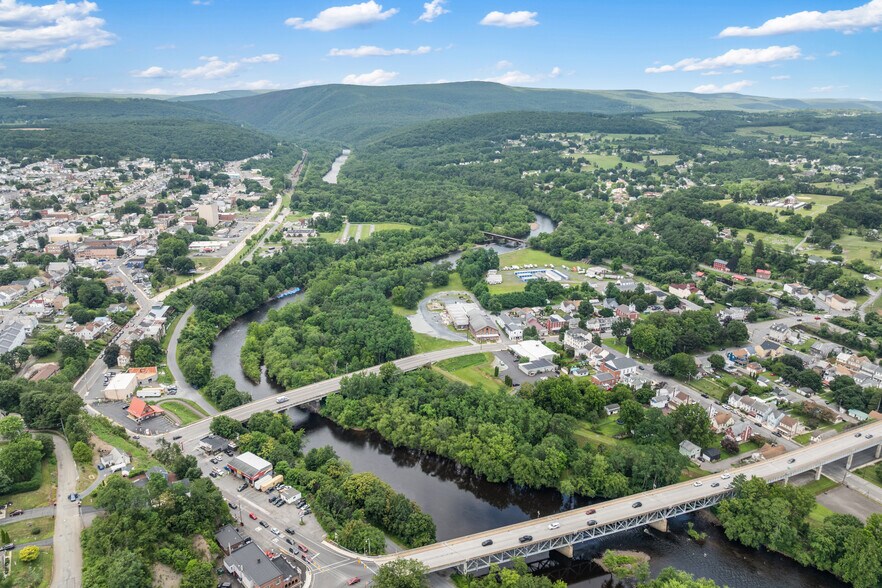 More Photos Of 500 Bridge St, Weissport Restaurant For Sale