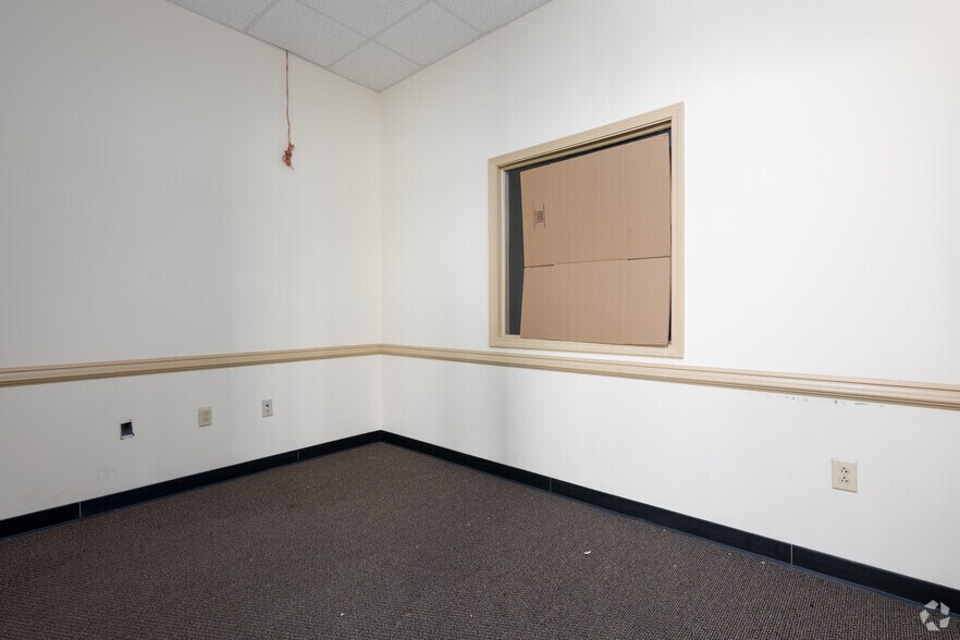 More Photos Of 2600 Dearing Ford Rd, Altavista Unknown For Lease