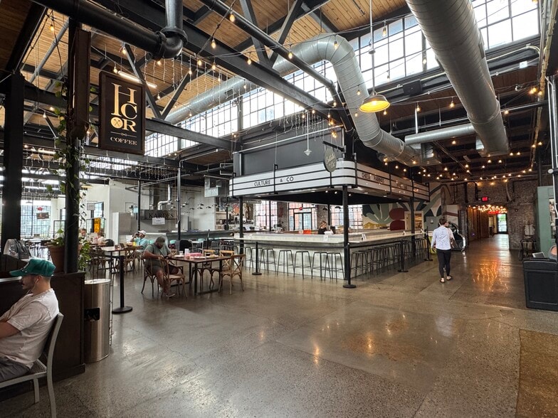 More Photos Of 3814 Charlotte Ave, Nashville General Retail For Lease