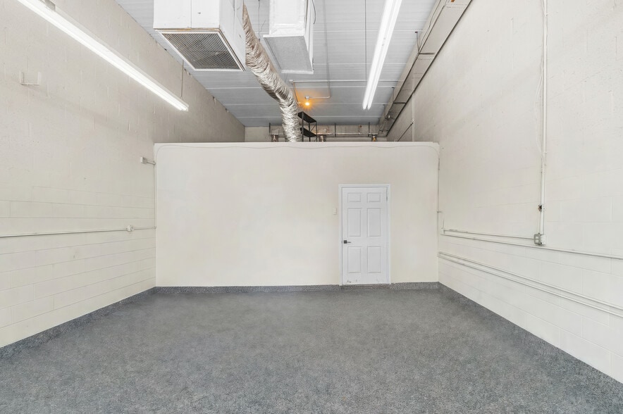 More Photos Of 1769-1791 Blount Rd, Pompano Beach Warehouse For Sale