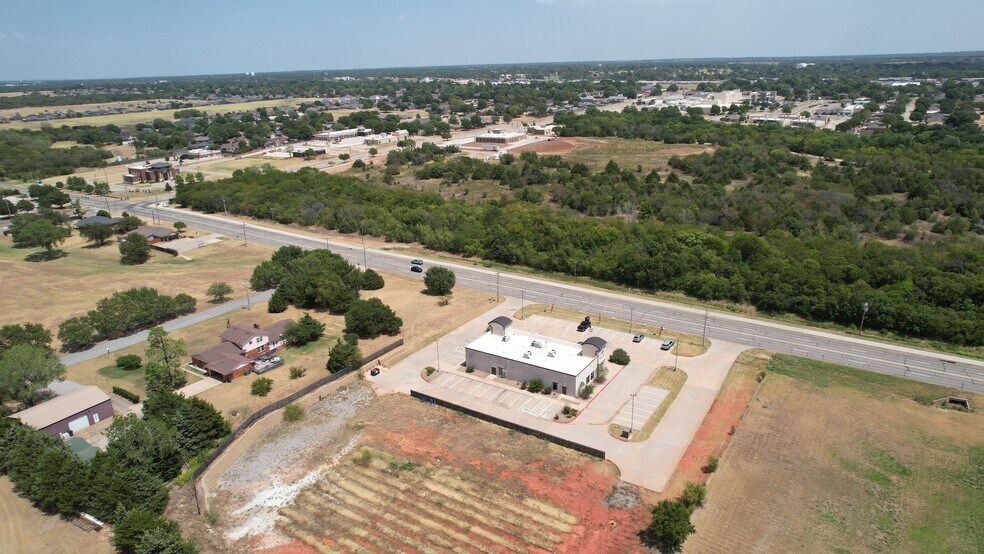 More Photos Of 1315 Chisholm Trail Pky, Duncan Medical For Sale