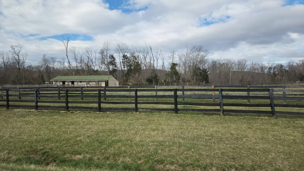 More Photos Of 24555 James Monroe Hwy, Aldie Land For Lease