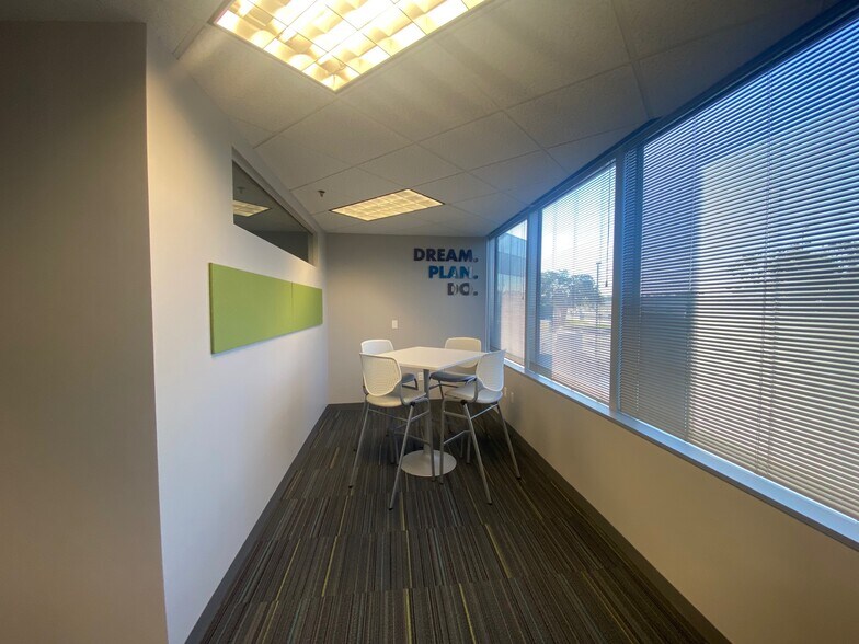 More Photos Of 3501 E Frontage Rd, Tampa Office For Lease