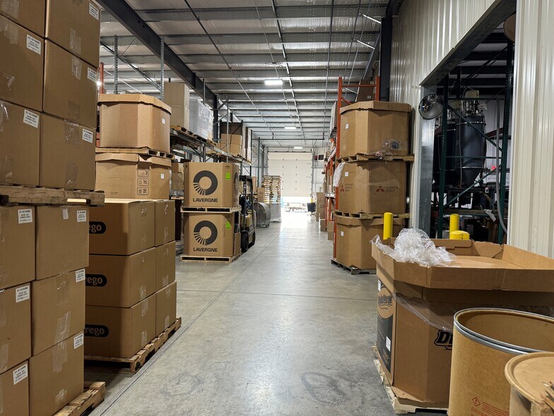 More Photos Of 4650 Chester Dr, Elkhart Warehouse For Sale
