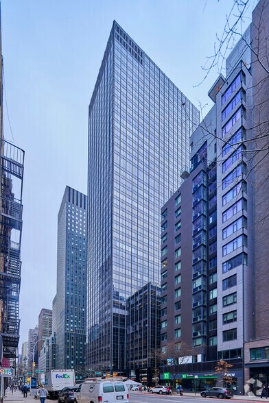 More Photos Of 605 Third Ave, New York Office For Lease