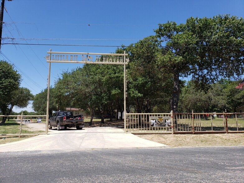 More Photos Of 23927 Alanwood Dr, San Antonio Manufactured Housing Mobile Home Park For Sale