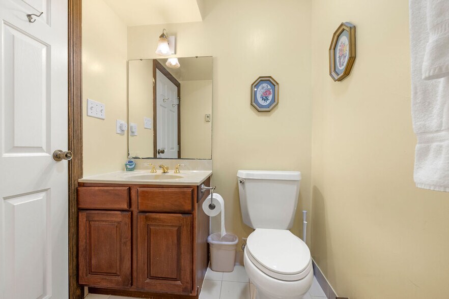 More Photos Of 40 Hospital Rd, Gettysburg Hotel For Sale