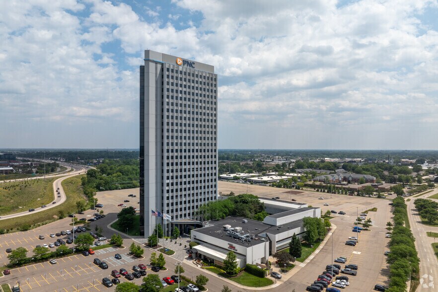 More Photos Of 755 W Big Beaver Rd, Troy Coworking Space